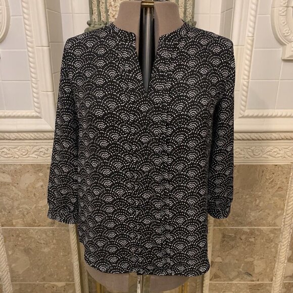 41 Hawthorne. Sz Large. Center Front and Back Pleating. Tie Cuffs. Blouse. B75 - Picture 1 of 7